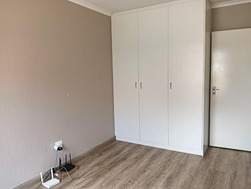 2 Bedroom Property for Sale in Noordheuwel Gauteng