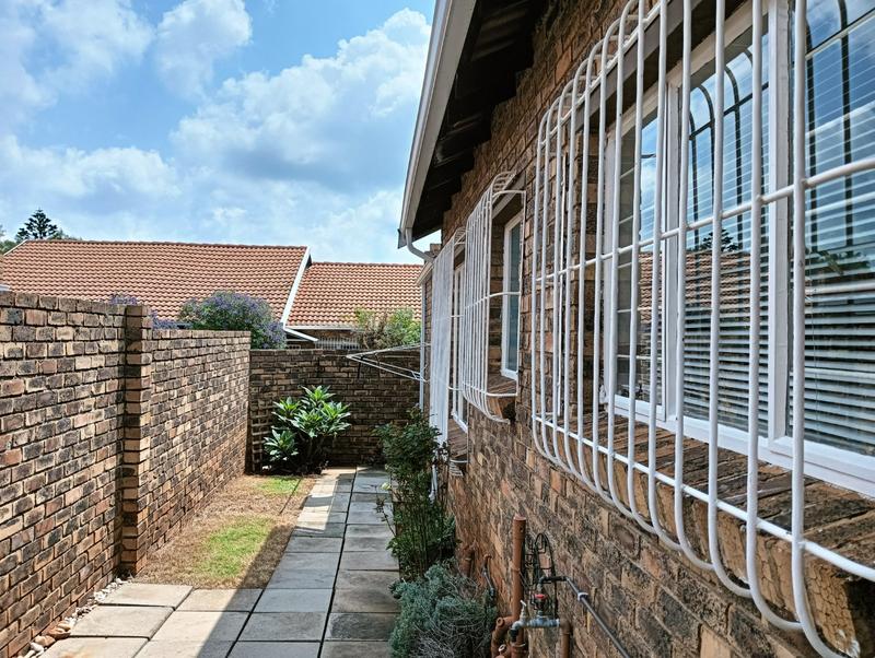 2 Bedroom Property for Sale in Noordheuwel Gauteng