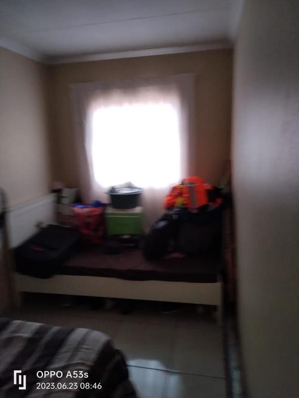 2 Bedroom Property for Sale in Clayville Gauteng