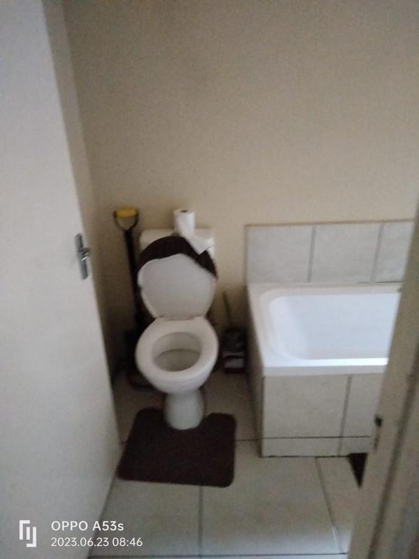 2 Bedroom Property for Sale in Clayville Gauteng
