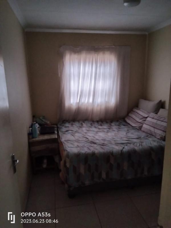 2 Bedroom Property for Sale in Clayville Gauteng