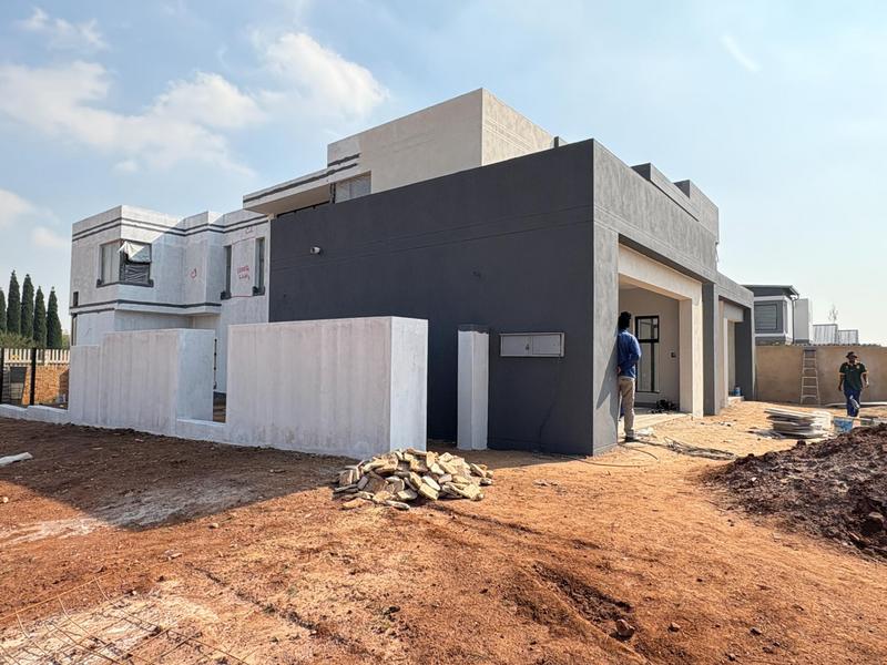 5 Bedroom Property for Sale in Midstream Heights Gauteng