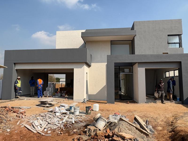 5 Bedroom Property for Sale in Midstream Heights Gauteng