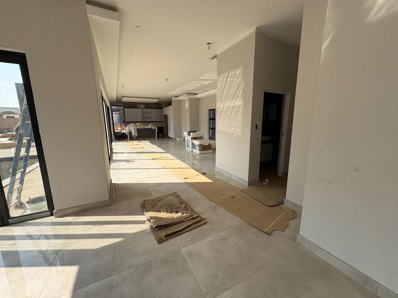 5 Bedroom Property for Sale in Midstream Heights Gauteng