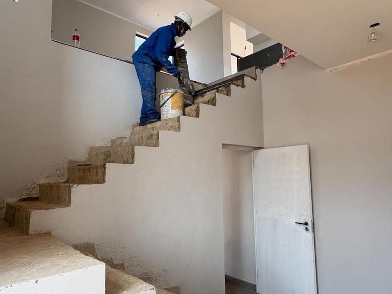 5 Bedroom Property for Sale in Midstream Heights Gauteng