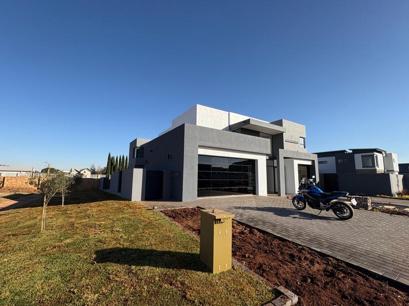 5 Bedroom Property for Sale in Midstream Heights Gauteng