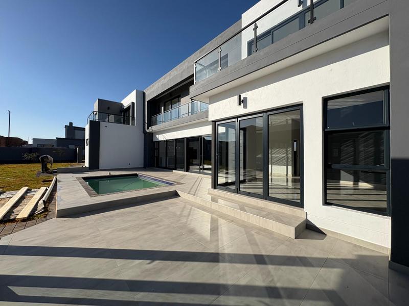 5 Bedroom Property for Sale in Midstream Heights Gauteng