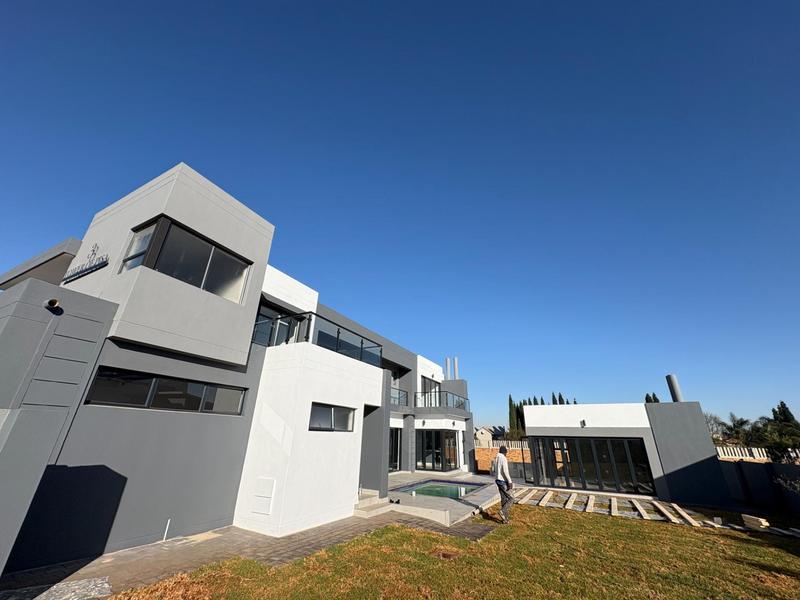 5 Bedroom Property for Sale in Midstream Heights Gauteng