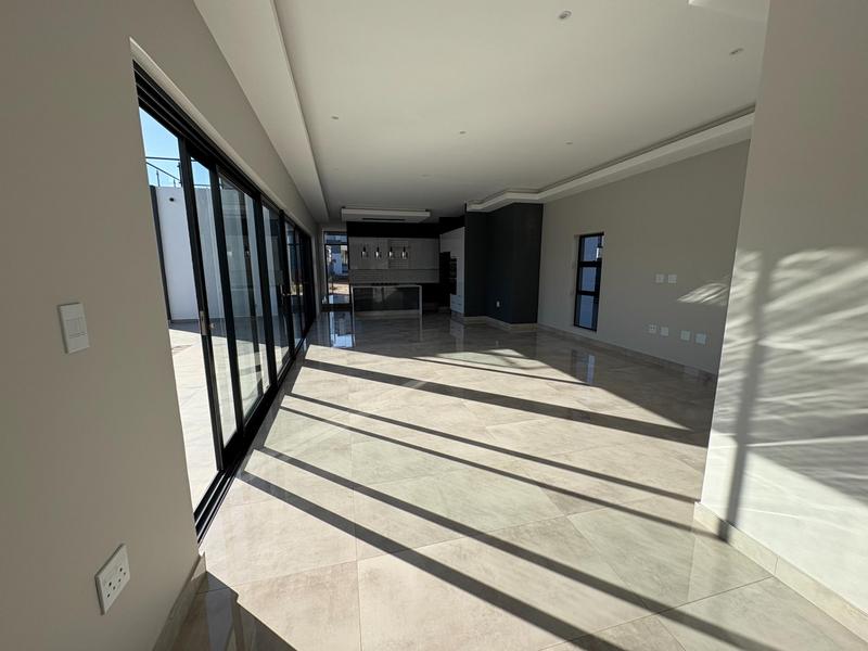5 Bedroom Property for Sale in Midstream Heights Gauteng