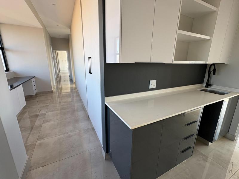 5 Bedroom Property for Sale in Midstream Heights Gauteng