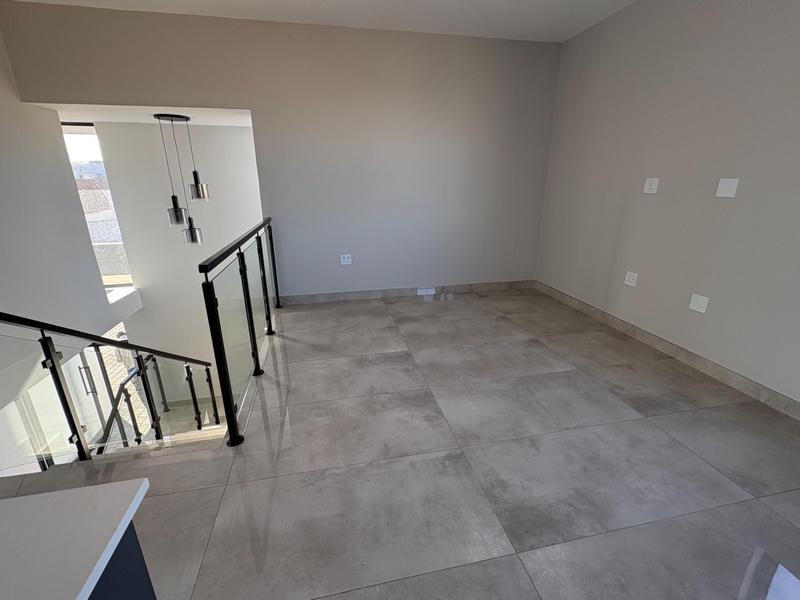 5 Bedroom Property for Sale in Midstream Heights Gauteng