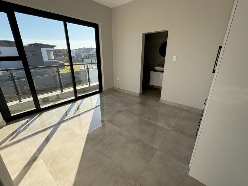 5 Bedroom Property for Sale in Midstream Heights Gauteng