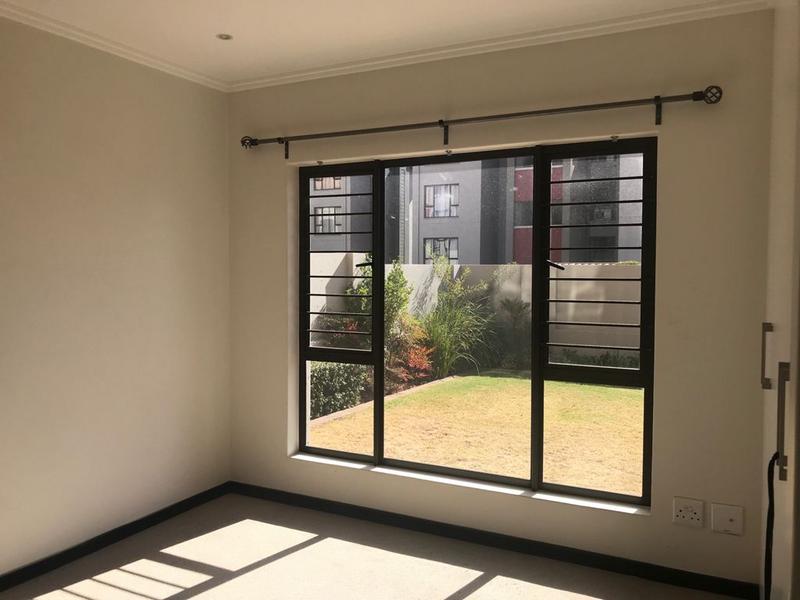 2 Bedroom Property for Sale in Barbeque Downs Gauteng