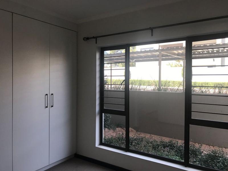 2 Bedroom Property for Sale in Barbeque Downs Gauteng