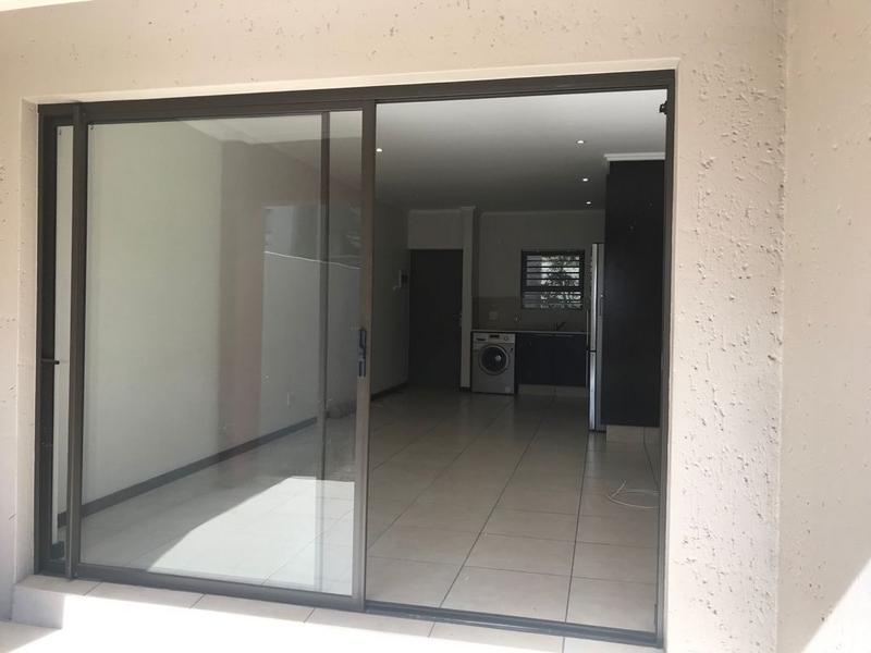 2 Bedroom Property for Sale in Barbeque Downs Gauteng