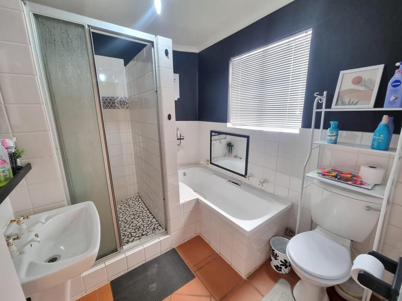 4 Bedroom Property for Sale in Misty Bay Gauteng