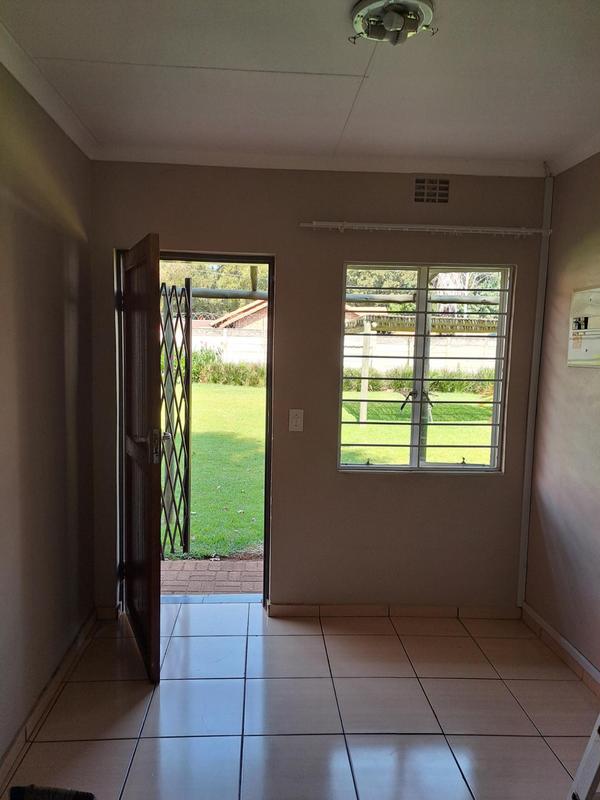 To Let 1 Bedroom Property for Rent in Linden Gauteng