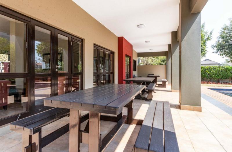 1 Bedroom Property for Sale in Lonehill Gauteng