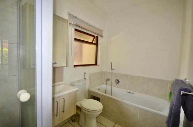 1 Bedroom Property for Sale in Lonehill Gauteng