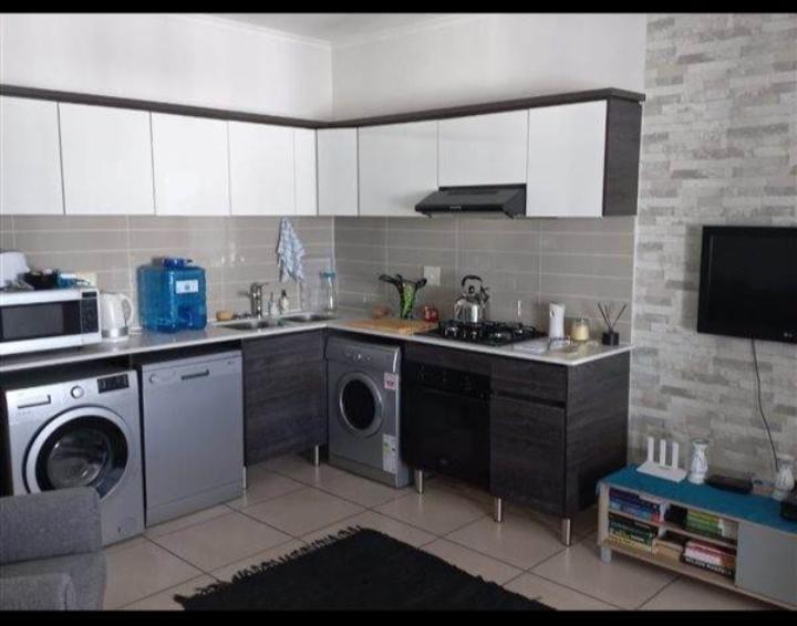 1 Bedroom Property for Sale in Greenstone Hill Gauteng