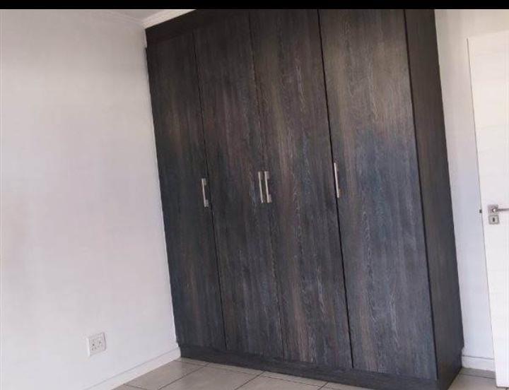 2 Bedroom Property for Sale in Greenstone Crest Gauteng