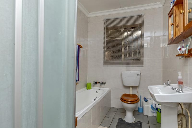 2 Bedroom Property for Sale in Edleen Gauteng