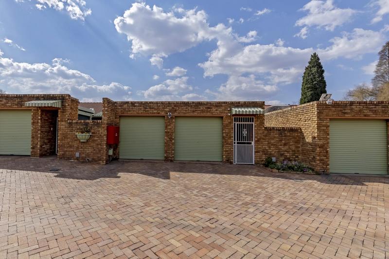 2 Bedroom Property for Sale in Edleen Gauteng