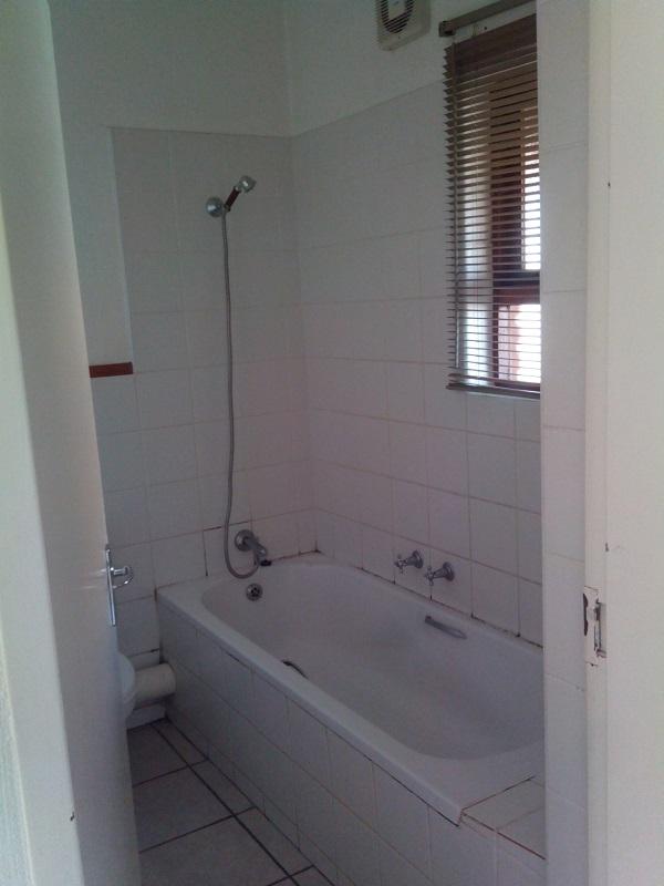 1 Bedroom Property for Sale in Honeydew Gauteng