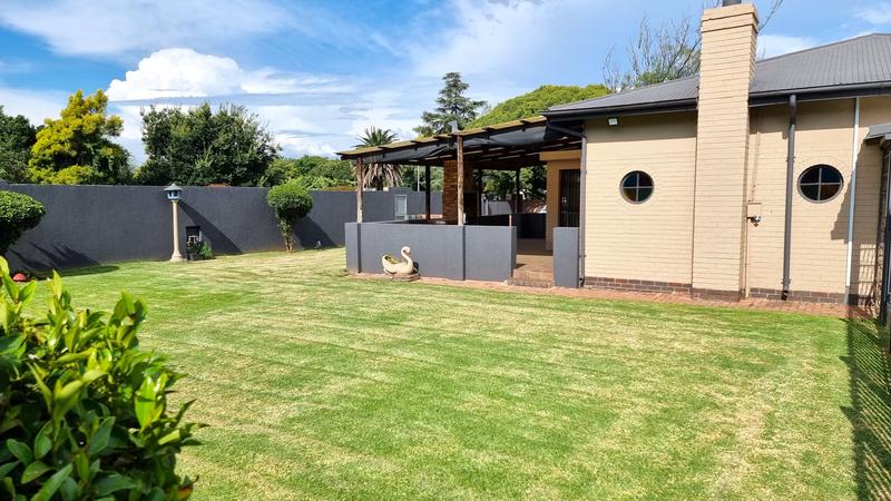 4 Bedroom Property for Sale in Lisdogan Park Gauteng