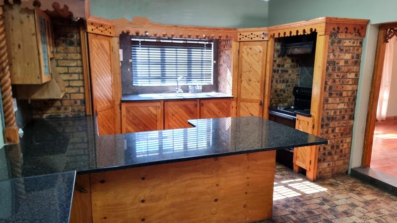 4 Bedroom Property for Sale in Lisdogan Park Gauteng