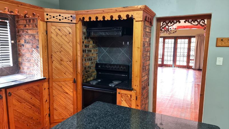 4 Bedroom Property for Sale in Lisdogan Park Gauteng