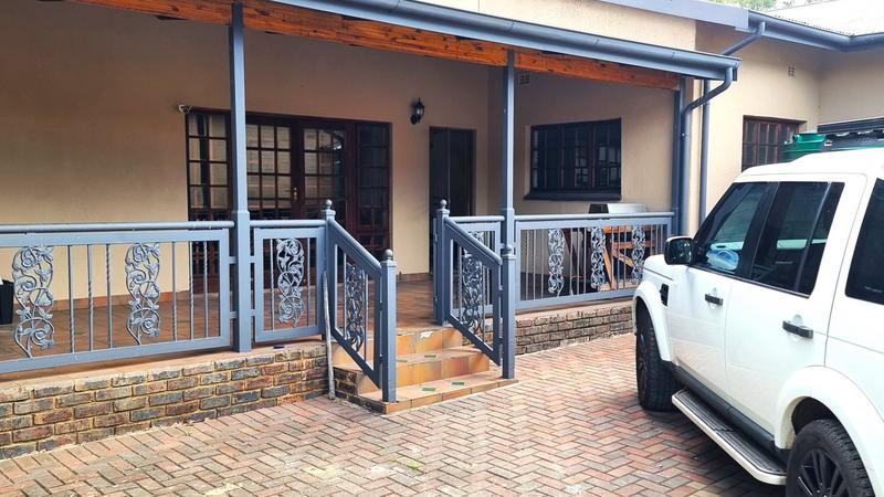 4 Bedroom Property for Sale in Lisdogan Park Gauteng