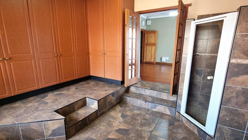 4 Bedroom Property for Sale in Lisdogan Park Gauteng