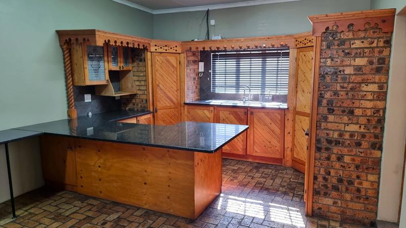 4 Bedroom Property for Sale in Lisdogan Park Gauteng