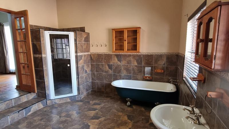 4 Bedroom Property for Sale in Lisdogan Park Gauteng