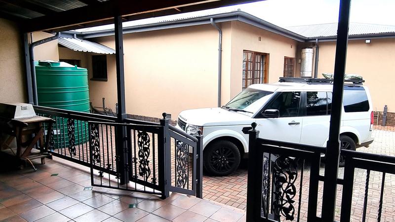 4 Bedroom Property for Sale in Lisdogan Park Gauteng