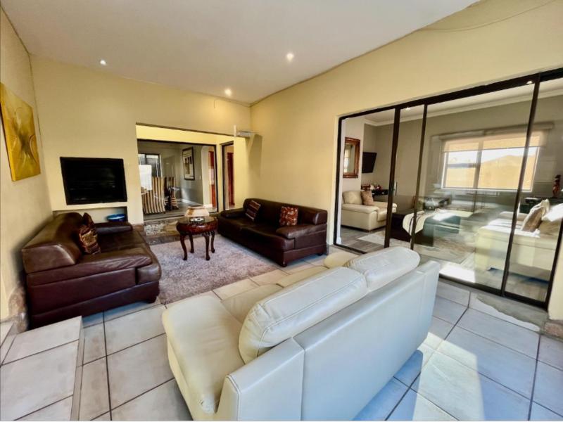 4 Bedroom Property for Sale in Blue Valley Golf Estate Gauteng