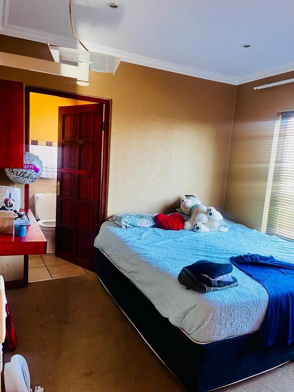 4 Bedroom Property for Sale in Blue Valley Golf Estate Gauteng