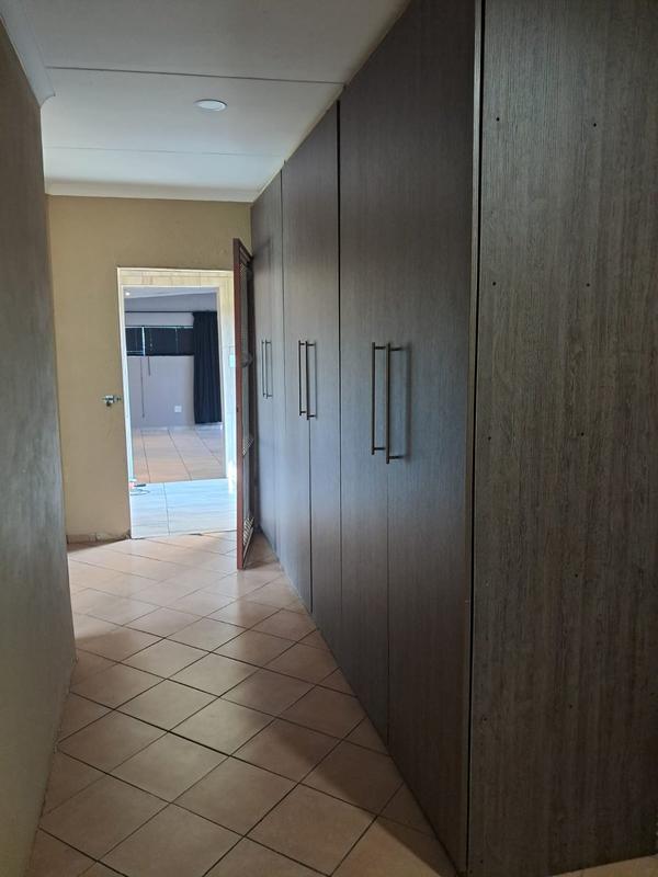 To Let 3 Bedroom Property for Rent in Randpoort Gauteng