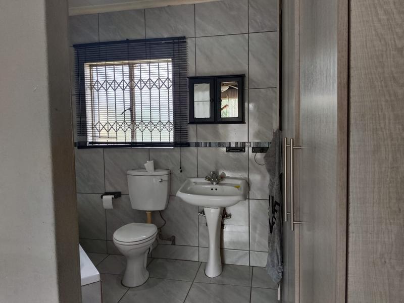 To Let 3 Bedroom Property for Rent in Randpoort Gauteng