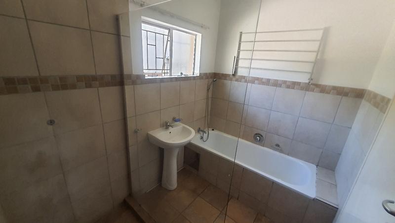 To Let 3 Bedroom Property for Rent in Garsfontein Gauteng