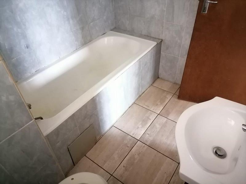 1 Bedroom Property for Sale in Pretoria Gardens Gauteng