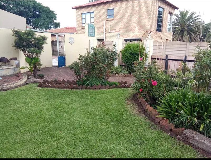 4 Bedroom Property for Sale in Falcon Ridge Gauteng