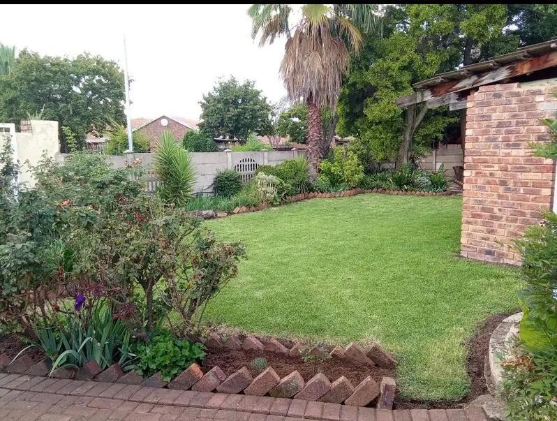 4 Bedroom Property for Sale in Falcon Ridge Gauteng
