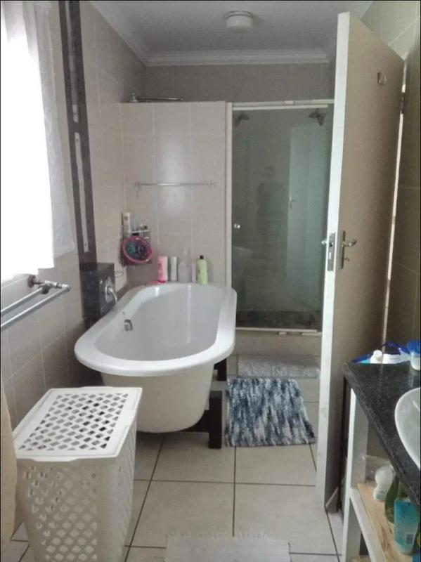 4 Bedroom Property for Sale in Falcon Ridge Gauteng