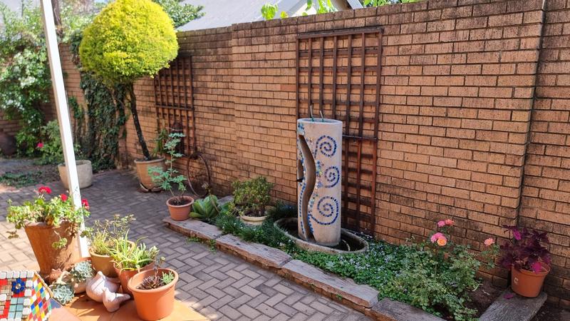 3 Bedroom Property for Sale in Lisdogan Park Gauteng