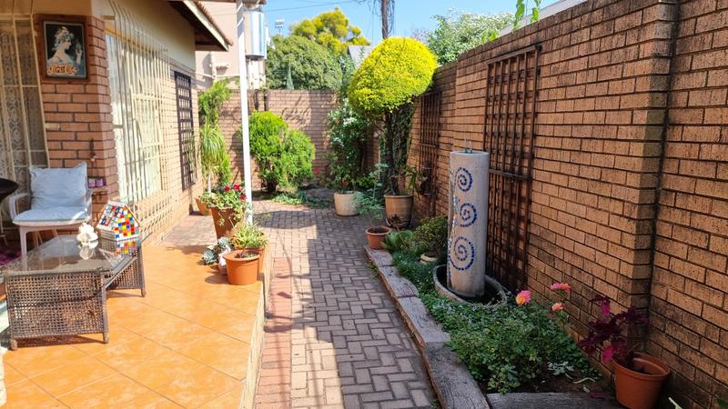 3 Bedroom Property for Sale in Lisdogan Park Gauteng