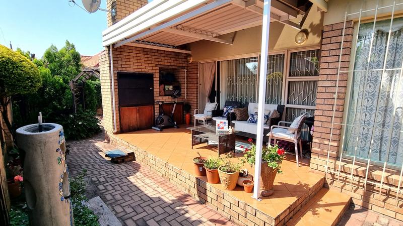 3 Bedroom Property for Sale in Lisdogan Park Gauteng