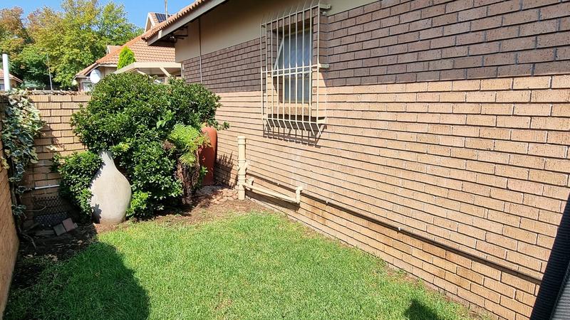 3 Bedroom Property for Sale in Lisdogan Park Gauteng