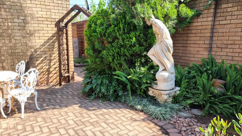 3 Bedroom Property for Sale in Lisdogan Park Gauteng